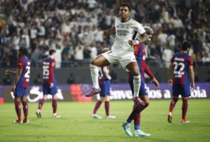 Real Madrid đè bẹp Barcelona 4-1, đoạt Siêu Cúp TBN